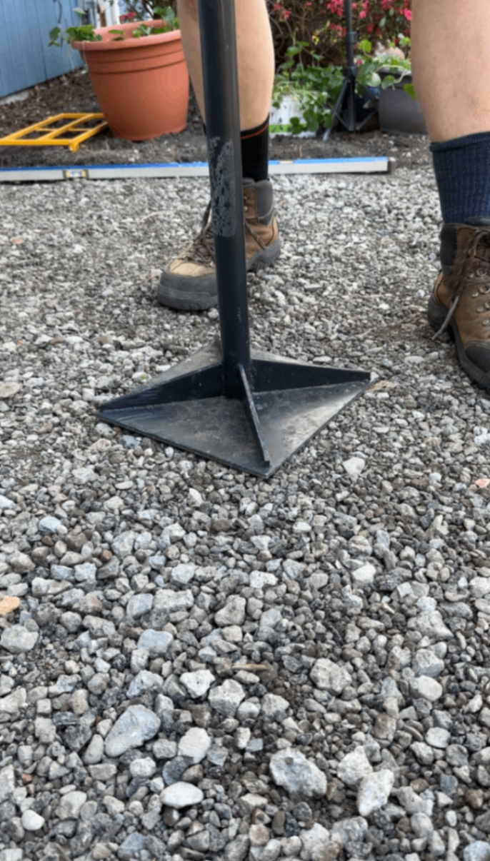Tamping gravel
