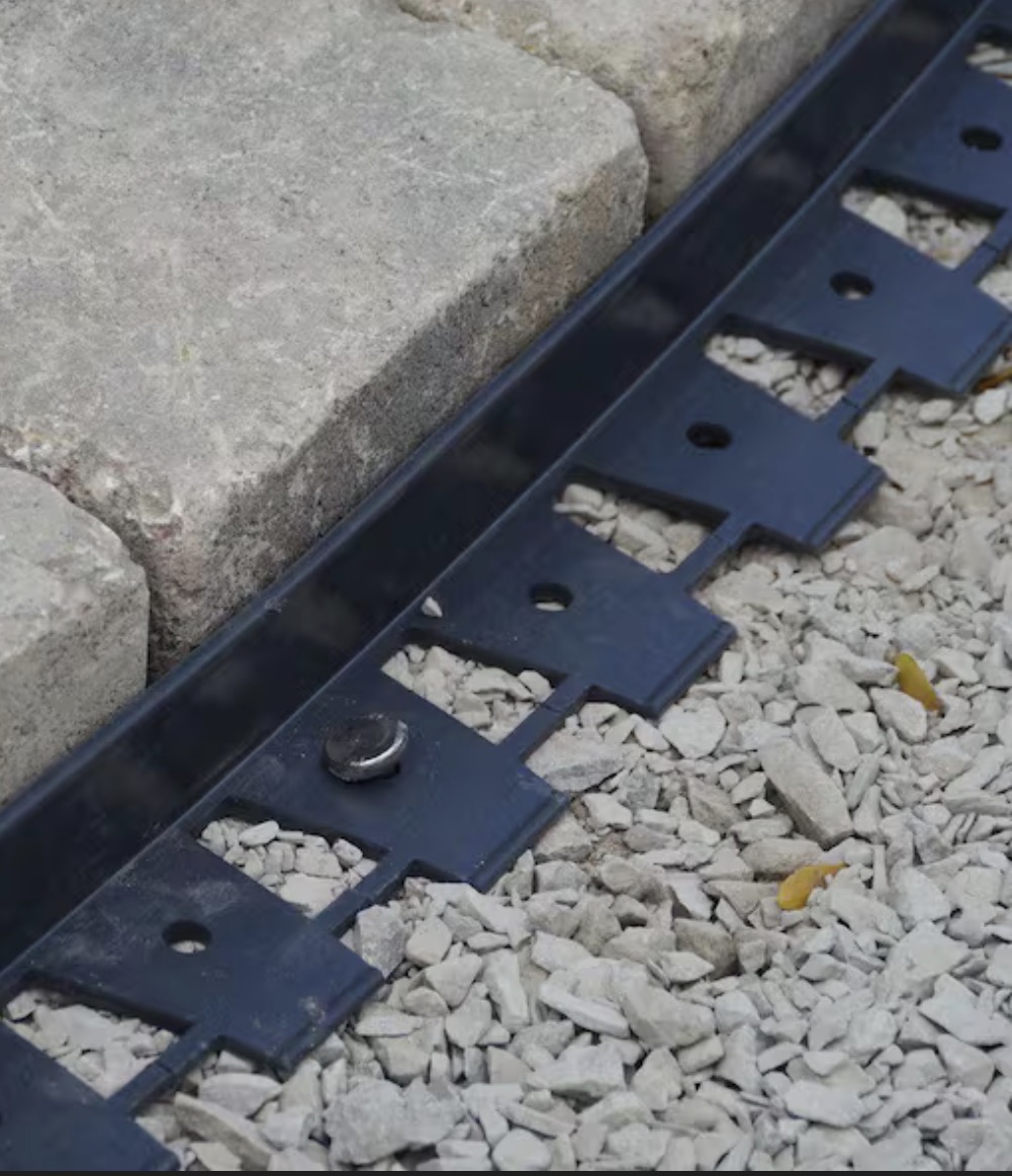 Plastic edge restraint